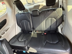 Used 2022  Chrysler Pacifica Touring L FWD at Capitol Car Credit near Rantoul, IL