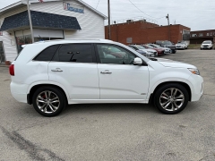 Used 2014  Kia Sorento 4d SUV AWD SX Limited at Capitol Car Credit near Rantoul&comma; IL