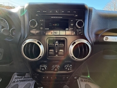 Used 2017  Jeep Wrangler Unlimited 4d Convertible Sahara at Capitol Car Credit near Rantoul&comma; IL