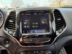 Used 2019  Jeep Cherokee 4d SUV 4WD Limited 3&period;2L at Capitol Car Credit near Rantoul&comma; IL