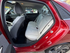 Used 2024  Hyundai Elantra Limited IVT at Capitol Car Credit near Rantoul&comma; IL