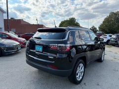 Used 2024  Jeep Compass Latitude 4x4 at Capitol Car Credit near Rantoul, IL
