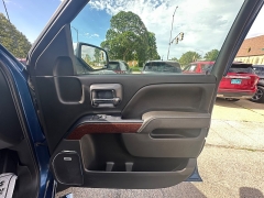 Used 2018  GMC Sierra 1500 4WD Crew Cab SLT at Capitol Car Credit near Rantoul&comma; IL