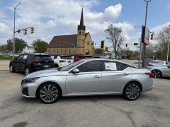 Used 2023  Nissan Altima 2&period;5 SL Sedan at Capitol Car Credit near Rantoul&comma; IL