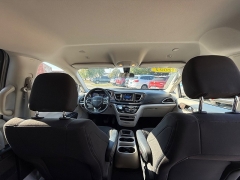 Used 2021  Chrysler Voyager L FWD at Capitol Car Credit near Rantoul, IL