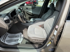 Used 2022  Chevrolet Malibu 4dr Sdn LT at Capitol Car Credit near Rantoul&comma; IL