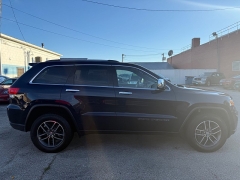 Used 2018  Jeep Grand Cherokee 4d SUV 4WD Limited V6 at Capitol Car Credit near Rantoul, IL