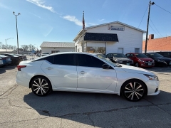 Used 2020  Nissan Altima 4d Sedan FWD 2&period;5L SR at Capitol Car Credit near Rantoul&comma; IL