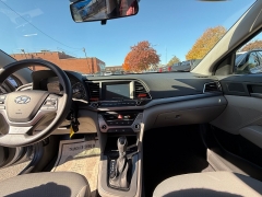 Used 2017  Hyundai Elantra 4d Sedan SE Auto at Capitol Car Credit near Rantoul, IL