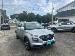 Used 2024  Hyundai Venue SEL IVT at Capitol Car Credit near Rantoul&comma; IL
