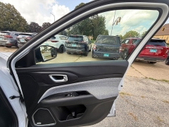 Used 2022  Jeep Compass Latitude 4x4 at Capitol Car Credit near Rantoul&comma; IL