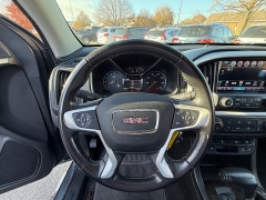 Used 2018  GMC Canyon 4WD Crew Cab SLT at Capitol Car Credit near Rantoul, IL
