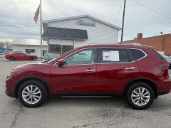 Used 2020  Nissan Rogue 4d SUV FWD SV at Capitol Car Credit near Rantoul&comma; IL