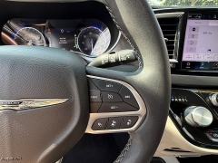 Used 2022  Chrysler Pacifica Touring L FWD at Capitol Car Credit near Rantoul, IL