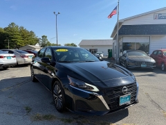 Used 2024  Nissan Altima 2.5 SV Sedan at Capitol Car Credit near Rantoul, IL