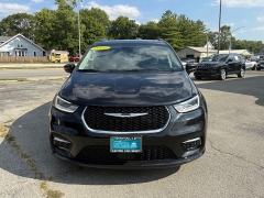 Used 2022  Chrysler Pacifica Touring L FWD at Capitol Car Credit near Rantoul, IL