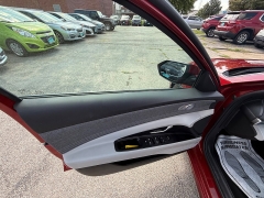 Used 2024  Hyundai Elantra Limited IVT at Capitol Car Credit near Rantoul&comma; IL