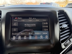 Used 2019  Jeep Cherokee 4d SUV 4WD Latitude Plus 2&period;4L at Capitol Car Credit near Rantoul&comma; IL