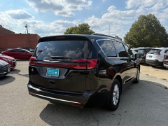 Used 2022  Chrysler Pacifica Touring L FWD at Capitol Car Credit near Rantoul, IL
