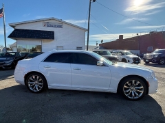 Used 2019  Chrysler 300 4d Sedan RWD Limited at Capitol Car Credit near Rantoul&comma; IL