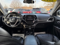 Used 2019  Jeep Cherokee 4d SUV 4WD Latitude Plus 2&period;4L at Capitol Car Credit near Rantoul&comma; IL