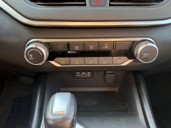 Used 2022  Nissan Altima 2.5 SR Sedan at Capitol Car Credit near Rantoul, IL