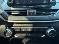 Used 2020  Nissan Altima 4d Sedan FWD 2&period;5L SR at Capitol Car Credit near Rantoul&comma; IL