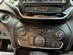 Used 2019  Jeep Cherokee 4d SUV 4WD Limited 3&period;2L at Capitol Car Credit near Rantoul&comma; IL