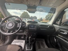 Used 2020  Jeep Renegade 4d SUV FWD Latitude Altitude at Capitol Car Credit near Rantoul&comma; IL
