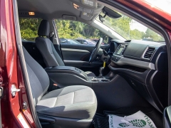 Used 2018  Toyota Highlander 4d SUV FWD LE at Auto Finance Center near Matthews, NC