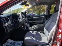 Used 2018  Toyota Highlander 4d SUV FWD LE at Auto Finance Center near Matthews, NC