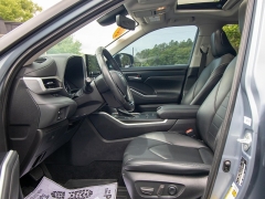 Used 2020 Toyota Highlander 4d SUV FWD XLE at Auto Finance Center of Columbia near West Columbia, SC