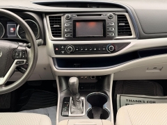 Used 2019  Toyota Highlander 4d SUV FWD LE at Auto Finance Center near Matthews&comma; NC