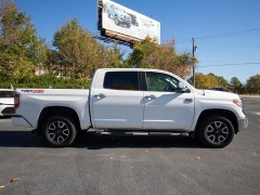 Used 2017  Toyota Tundra 4WD CrewMax 5&period;5' Bed 5&period;7L &lpar;Natl&rpar; at Auto Finance Center near Matthews&comma; NC