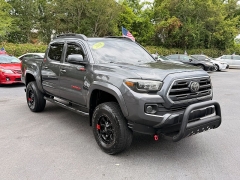 Used 2018  Toyota Tacoma Double Cab 5' Bed V6 4x2 AT &lpar;Natl&rpar; at Auto Finance Center near Matthews&comma; NC