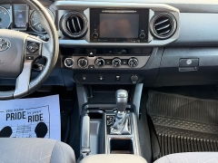 Used 2017  Toyota Tacoma Double Cab 5' Bed V6 4x4 &lpar;Natl&rpar; at Auto Finance Center near Matthews&comma; NC