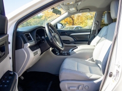 Used 2015  Toyota Highlander FWD 4dr V6 LE (Natl) at Auto Finance Center near Matthews, NC