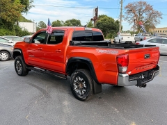 Used 2017  Toyota Tacoma Double Cab 5' Bed V6 4x4 &lpar;Natl&rpar; at Auto Finance Center near Matthews&comma; NC