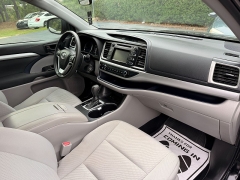 Used 2019  Toyota Highlander 4d SUV FWD LE at Auto Finance Center near Matthews&comma; NC