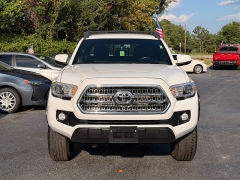 Used 2017  Toyota Tacoma Double Cab 5' Bed V6 4x4 &lpar;Natl&rpar; at Auto Finance Center near Matthews&comma; NC