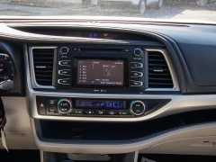 Used 2015  Toyota Highlander FWD 4dr V6 LE (Natl) at Auto Finance Center near Matthews, NC