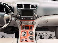 Used 2010  Toyota Highlander 4d SUV AWD Limited at Auto Finance Center near Matthews&comma; NC