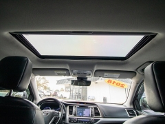 Used 2018  Toyota Highlander V6 FWD &lpar;Natl&rpar; at Auto Finance Center of Columbia near West Columbia&comma; SC