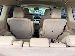 Used 2018  Toyota Highlander V6 FWD &lpar;Natl&rpar; at Auto Finance Center near Matthews&comma; NC