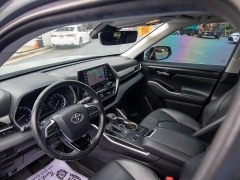 Used 2020 Toyota Highlander 4d SUV FWD XLE at Auto Finance Center of Columbia near West Columbia, SC