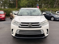 Used 2018  Toyota Highlander V6 FWD &lpar;Natl&rpar; at Auto Finance Center near Matthews&comma; NC