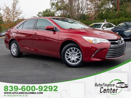 2017 Toyota Camry LE's photo