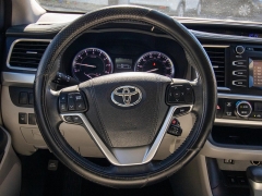 Used 2015  Toyota Highlander FWD 4dr V6 LE (Natl) at Auto Finance Center near Matthews, NC