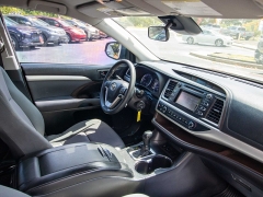 Used 2018  Toyota Highlander 4d SUV FWD LE at Auto Finance Center near Matthews, NC