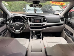 Used 2019  Toyota Highlander 4d SUV FWD LE at Auto Finance Center near Matthews&comma; NC